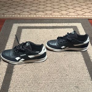 Reebok Court Advance (men 8.5 size)